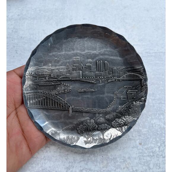 Pittsburgh Skyline Coaster or Trinket Dish by Wendell August with Box Souvenir - Picture 2 of 3